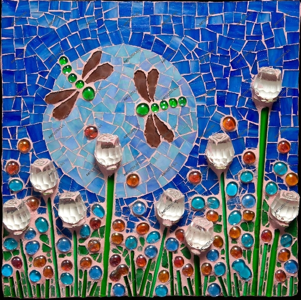 При производстве картин с мозаикой могут использоваться фацеты