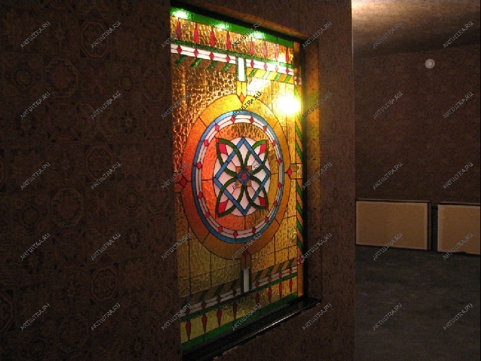 Прямоугольный витраж для стены
