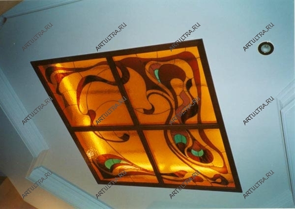 витраж на потолке - фото в интерьере