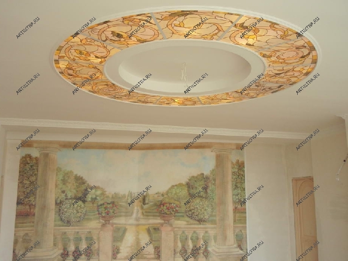 Витраж Тиффани на обычном потолке