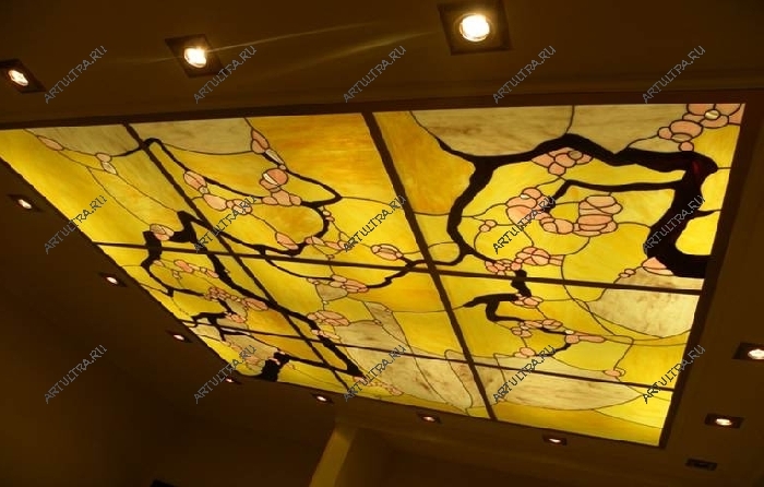 Витражный потолок в японском стиле