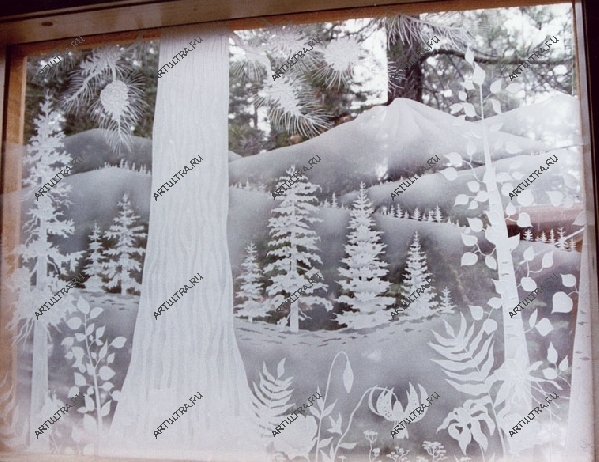 Пескоструйный узор на стекле окна - зима