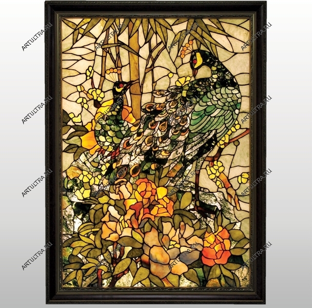 Панно Тиффани в рамке выглядит более оригинально и может гармонировать со стилистикой любого интерьера