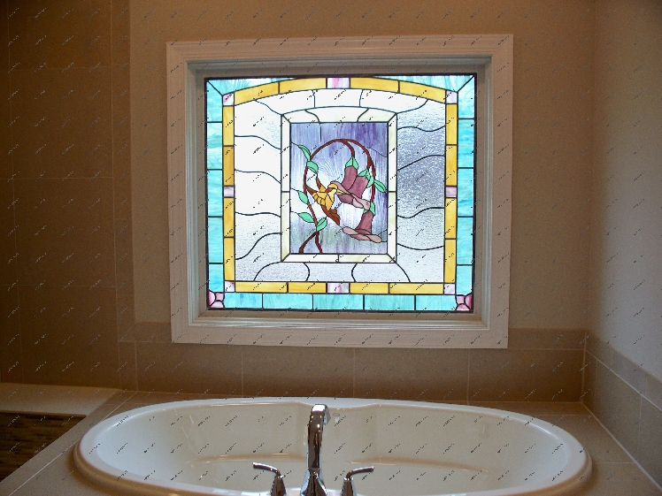 Витраж Тиффани в ванной - эффектный вариант внести разнообразие в интерьер
