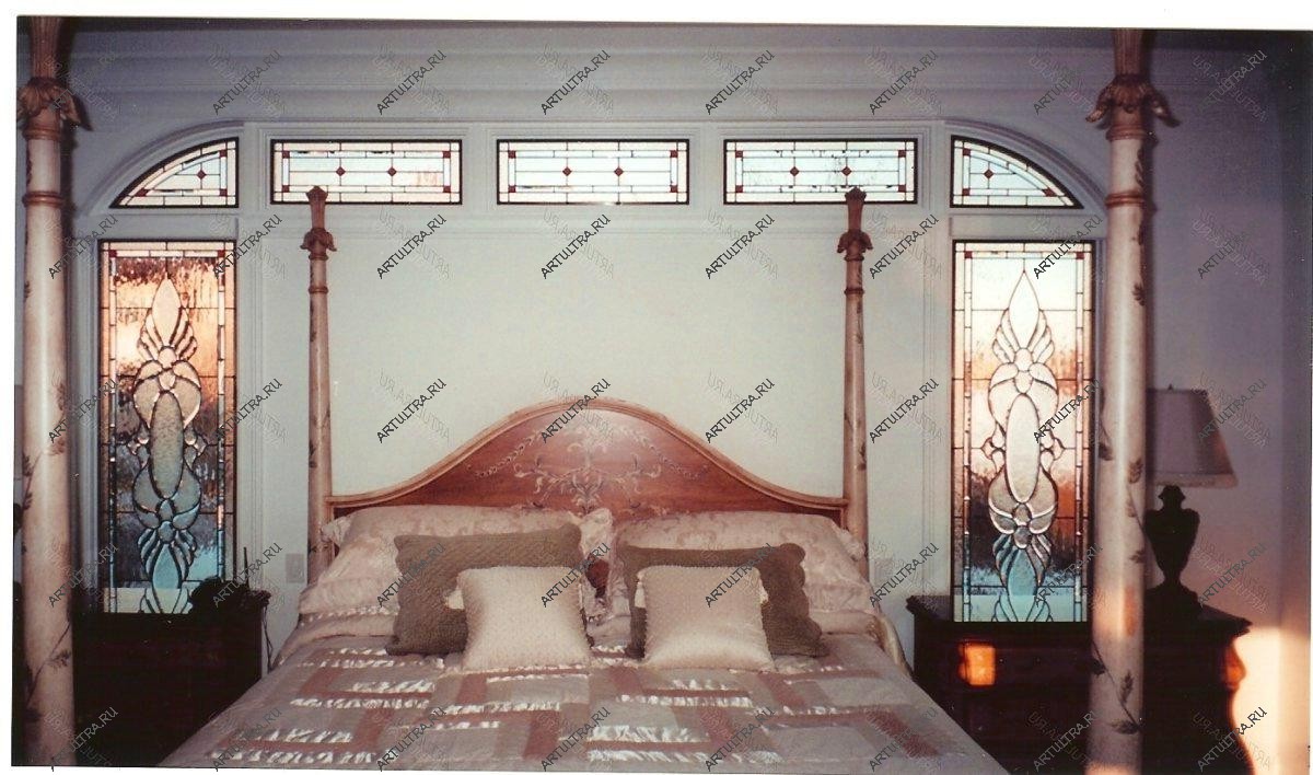 Фото фацетного витража в спальне