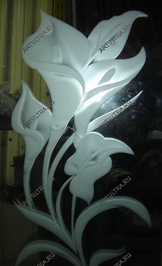 Фото пескоструя на зеркале