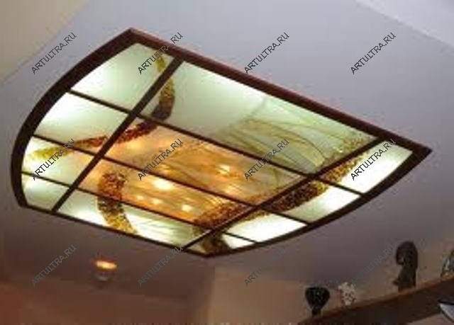 фото витражного потолка в прихожей