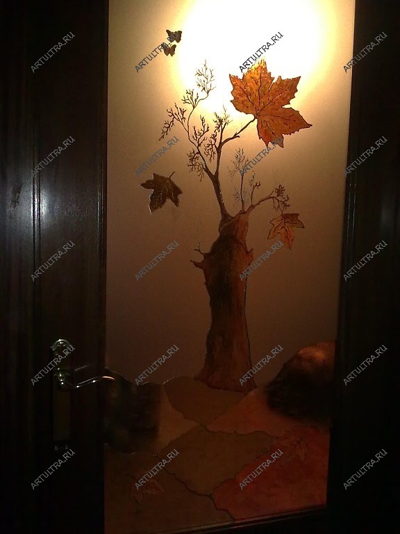 Роспись по стеклу на межкомнатной двери